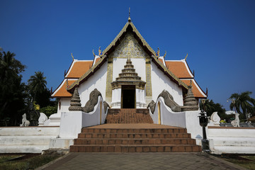 Fototapeta premium Thai Northern Style Temple with Blue Sky, Wat Phumin - Nan, Thai