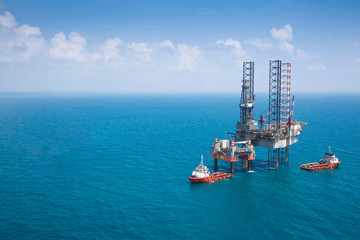 Offshore oil rig drilling platform with copy space