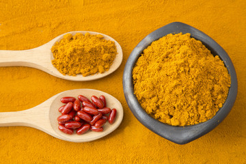 Turmeric powder and capsules