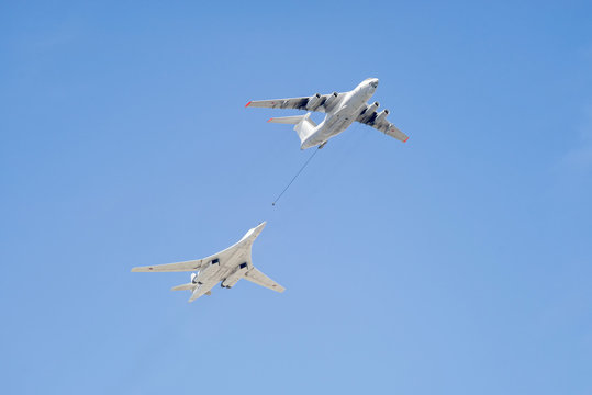 Ilyushin Il-78 (Midas) four-engined aerial tanker and Tupolev Tu-160 (Blackjack) supersonic variable-sweep wing heavy strategic bomber demonstrate refueling