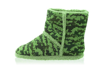 Warm slipper with camouflage print