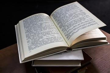 Obraz premium The open book on the table