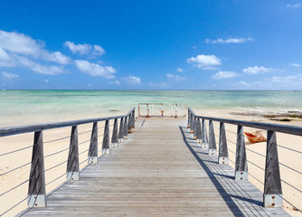 ponton sur plage de l'île Maurice 