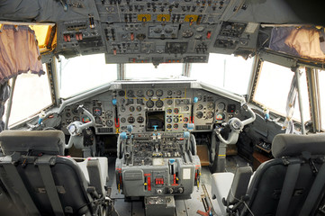 Cockpit Avionik ausgedienter Transall C 160