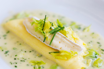 omelet with brie cheese