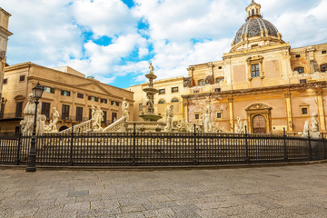 Fototapeta premium Palermo, Stairs of the fountain in Piazza Pretoria, Sicily, Italien
