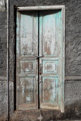 Au&szlig;enansicht eines alten, verlassenen Hauses, 