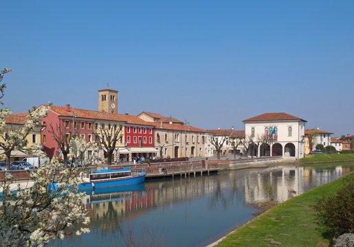 Die historische Stadt Sagittaria / Concordia am Fluss Lemene in Venetien / Italien