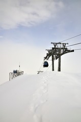 Obraz premium Cable Car railway in ski resort Sochi, Roza Khutor