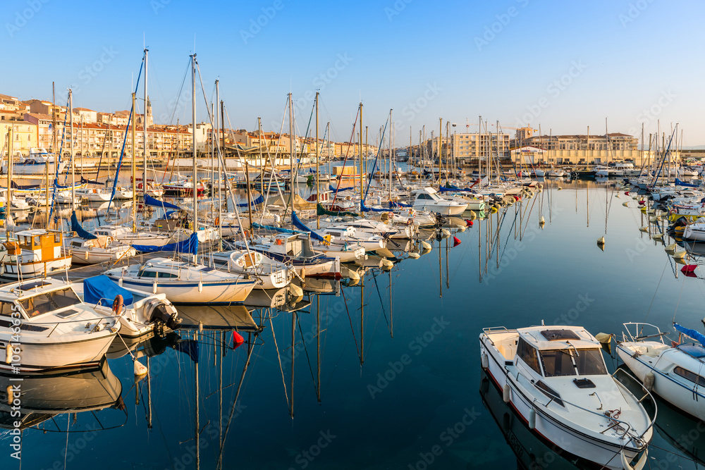 1000_F_106146635_u4u5mveqLCwrs8SRg5VSS4z5iBPdPNfA.jpg