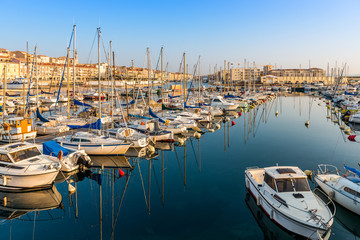 Port de plaisance de Sète dans l'Hérault, en Occitanie, France