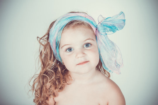ritratto di una bella bimba di 3 anni