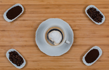 Kaffee  Accessoires im Flat Lay 