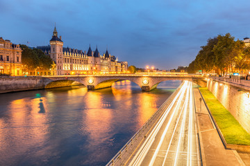 Fototapeta na wymiar Pont au Change and Conciergerie in Paris 