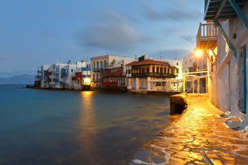 Obraz premium View of Little Venice in the town of Mykonos early in the morning, Greece.