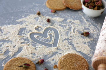 Cooking with love / Floral spring cookies with rose oil  