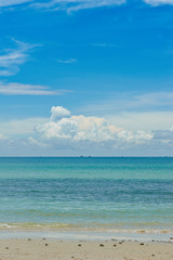 Naklejka premium Sumer on Beach