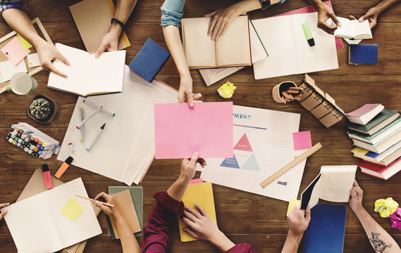 Brainstoming Gruoup of people Working Concept