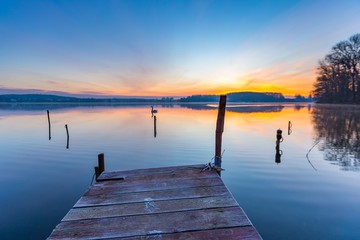 Obraz na płótnie Canvas Lake alndscape at sunrise