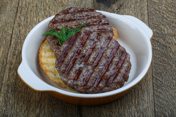 Grilled burger cutlet