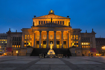 Fototapeta na wymiar Konzerthaus at Gendarmenmarkt in Berlin