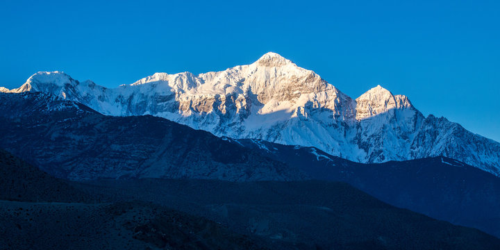 Nilgiri, Nepal © denisveselyxx