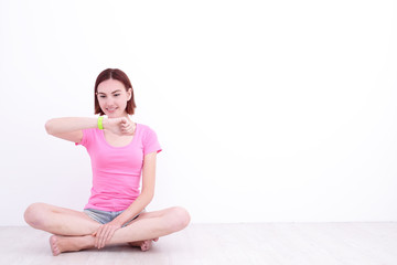 Fototapeta premium smile woman look smart watch