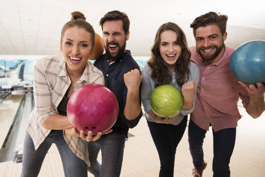 Only positive emotions while playing bowling