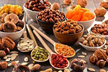 Composition with dried fruits and assorted nuts
