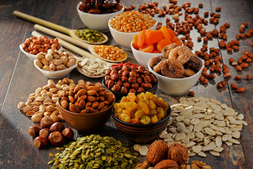 Composition with dried fruits and assorted nuts