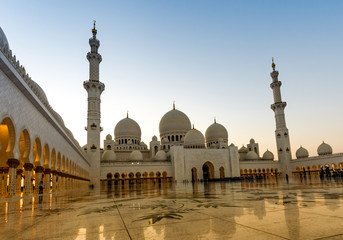 Obraz premium Abu Dhabi große Sheikh Zayed Moschee