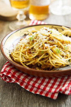 Pasta With Garlic Bread Crumbs And Tomatoes