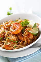 Spelt pasta with shrimps