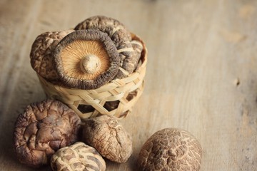 heap dried shiitake mushrooms