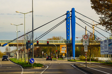Fototapeta na wymiar Verkehrsknotenpunkt in Ulm mit Blautalbrücke