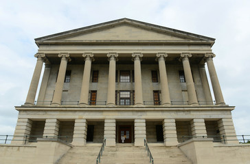 Fototapeta premium Tennessee State Capitol, Nashville, Tennessee, USA. This building, built with Greek Revival style in 1845, is now the home of Tennessee legislature and governor's office.