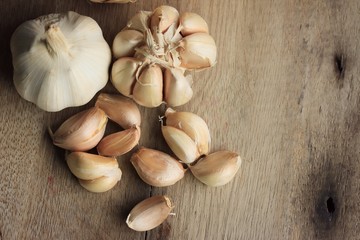 heaps with white garlic