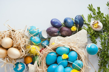 Fototapeta na wymiar painted Easter eggs and chicks gold 
