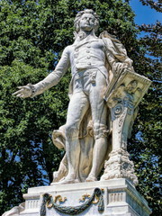 Fototapeta na wymiar Wien Mozartdenkmal
