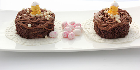 2 nids en chocolat