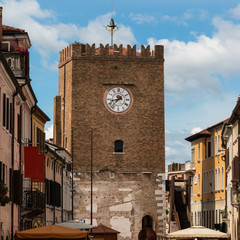 Fototapeta premium Średniowieczna wieża zegarowa w Mestre niedaleko Wenecji - Włochy