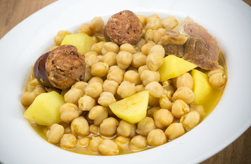 Detalle de plato de garbanzos