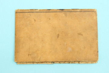 Deckblatt von einem alten Buch
