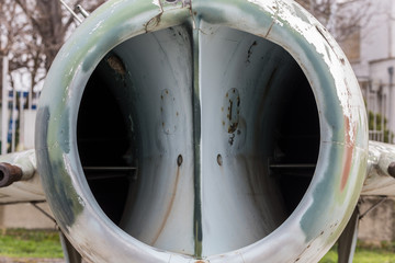 Jet engine inlet