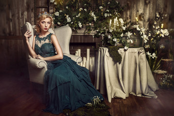Fototapeta premium blond girl in a crown