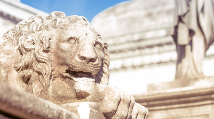 lion statue recoleta cemetery
