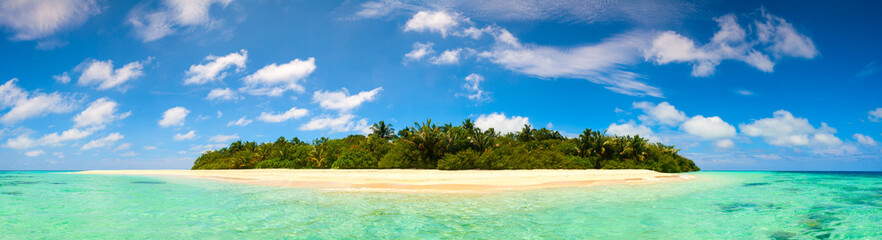 Panorama of idyllic island and turquoise ocean water