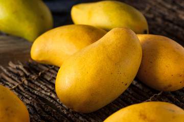 Raw Organic Yellow Mangos