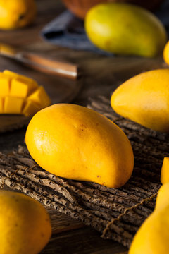 Raw Organic Yellow Mangos