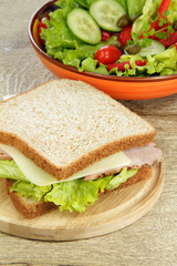 sandwich et salade composée 26032016